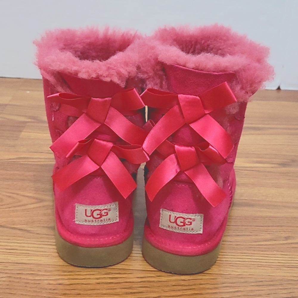 ❌❌❌SOLD❌❌❌UGG Bailey Bow Boots size 5 - Picture 6 of 10
